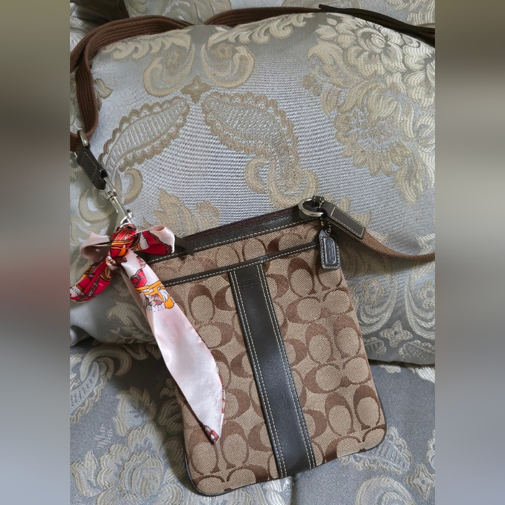 *vintage* Coach Signature Stripe Crossbody Swingpack in brown silver hardware